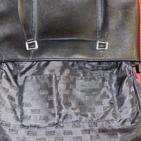 Michael Kors  Black Sady Large Leather Tote - Picture 8 of 13